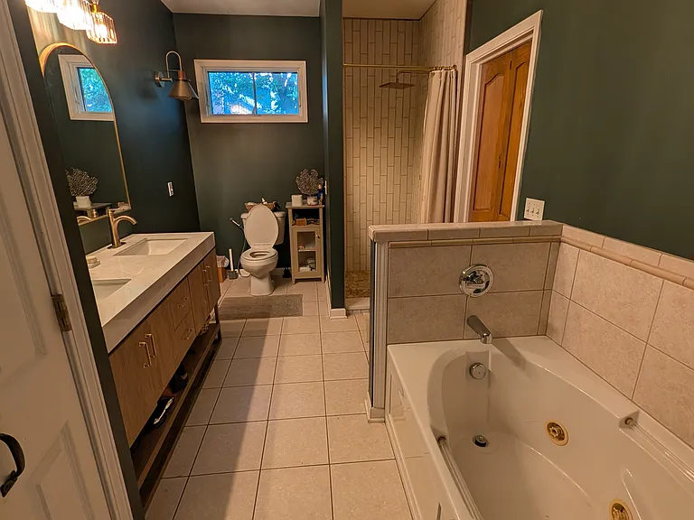 327 N Liberty St — Photo 12