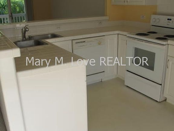 2nd image of 75-6081 Alii Dr APT Qq 203