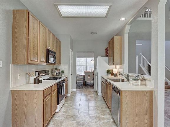 5th image of 1728 Westminster Way