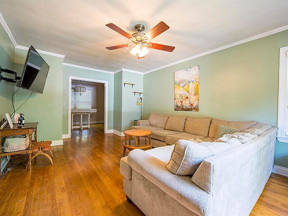 2nd image of 3575 Galloway Ave