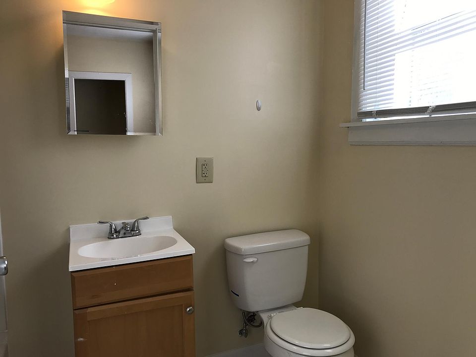 1st image of 202 Elm Ave SW APT A5