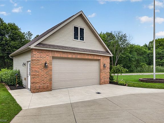 3rd image of 1343 Vermillion Dr