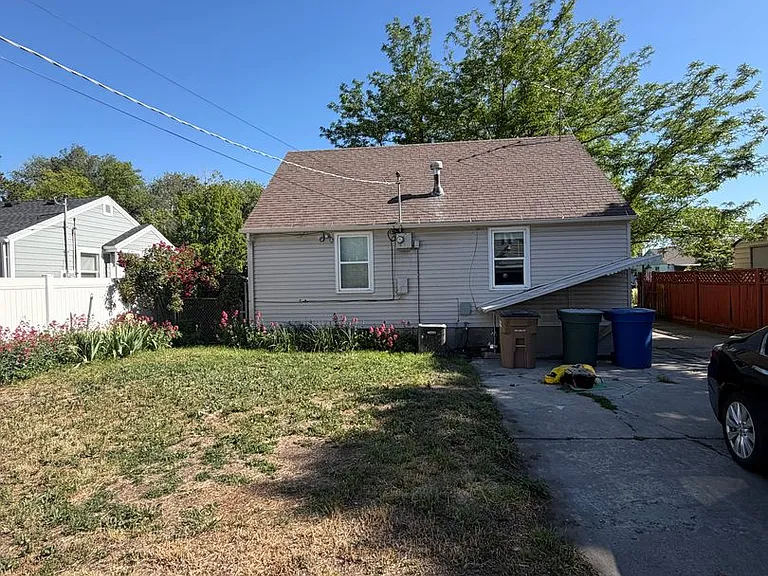 130 W Westwood Ave — Photo 40