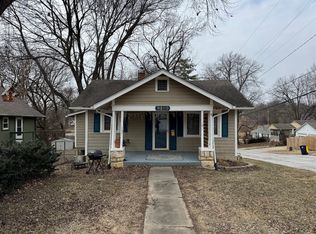 8200 Main St, Kansas City, MO 64114