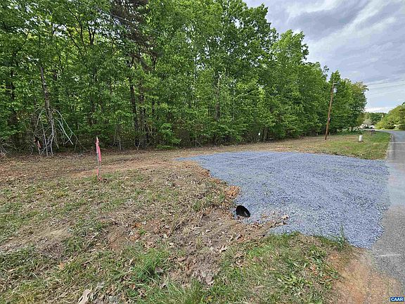 4th image of Axtell Rd
