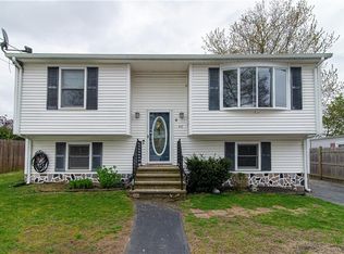 46 Middle St, Riverside, RI 02915