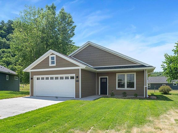 2nd image of 524 Cottonwood Cir