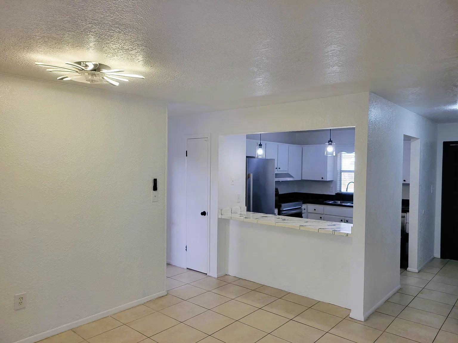 3 bed, 1068 sqft, $1,590 — Photo 4
