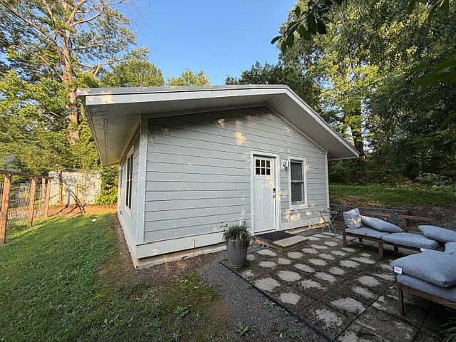 1st image of 313 Dacian Ave
