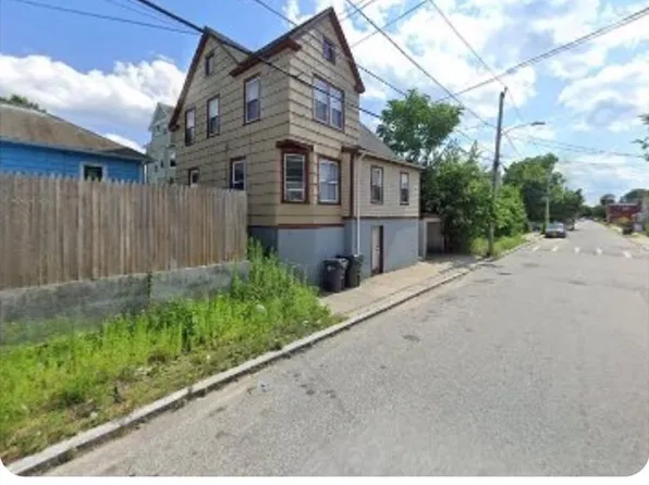 22 Sassafras St, Providence, RI 02907