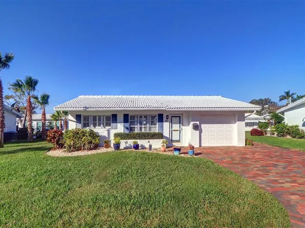 9156 142nd St, Seminole, FL 33776