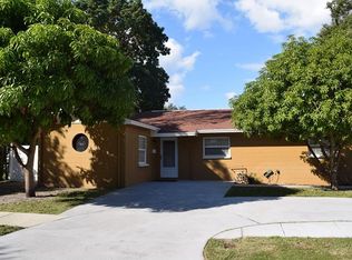 111 NW Lincoln Cir N, Saint Petersburg, FL 33702