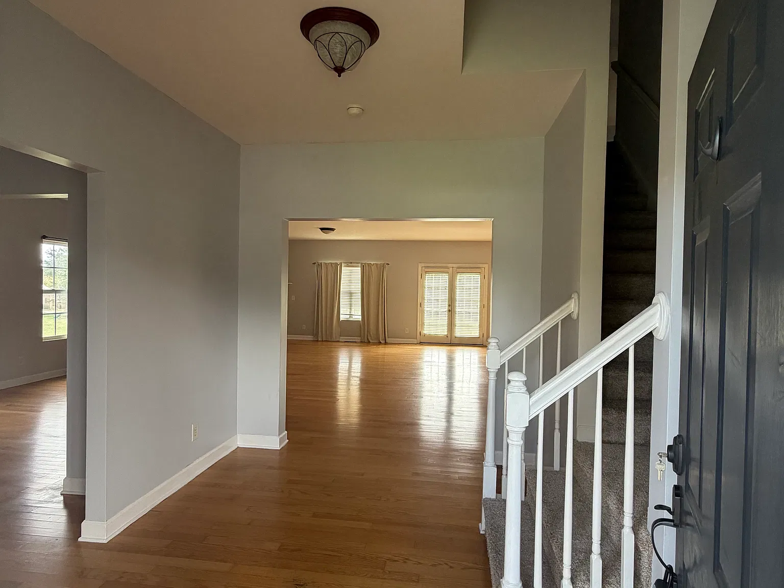 5 bed, 3495 sqft, $2,800 — Photo 2