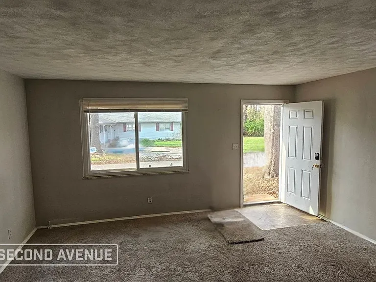 1 Rosehaven Dr — Photo 2