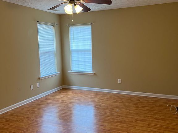 4th image of 2912 Cliffside Dr