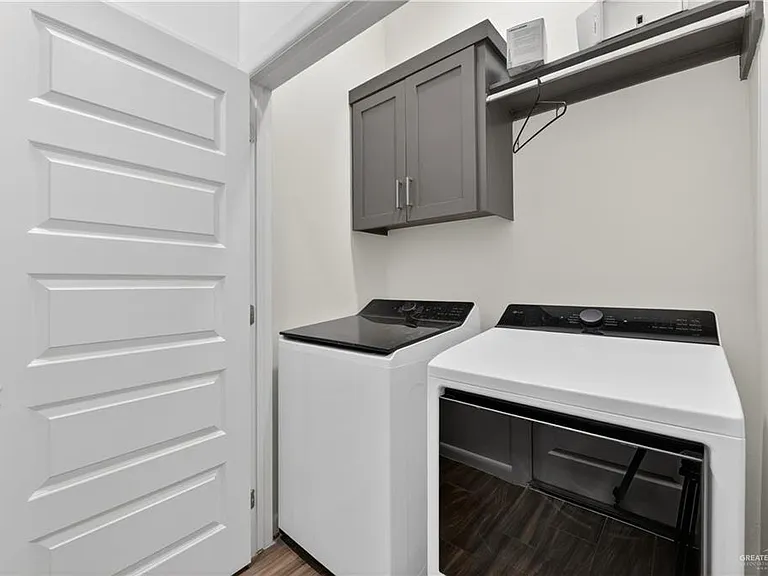 2914 N 44th Ln — Photo 12