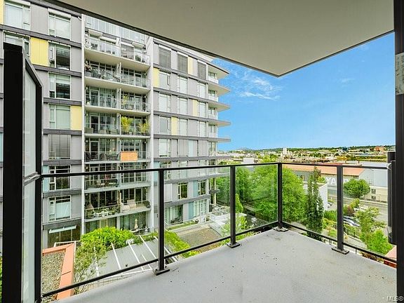 5th image of 369 Tyee Rd #409