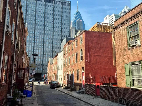 129 N Mole St, Philadelphia, PA 19102