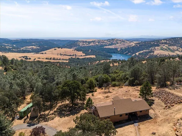 21062 John Born Rd, Penn Valley, CA 95946