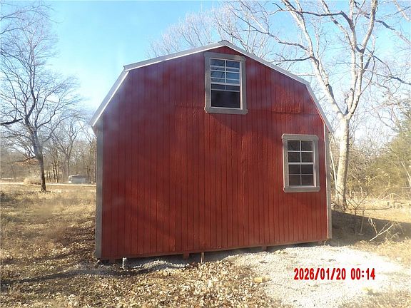 4th image of 294 W Sugar Lake Dr