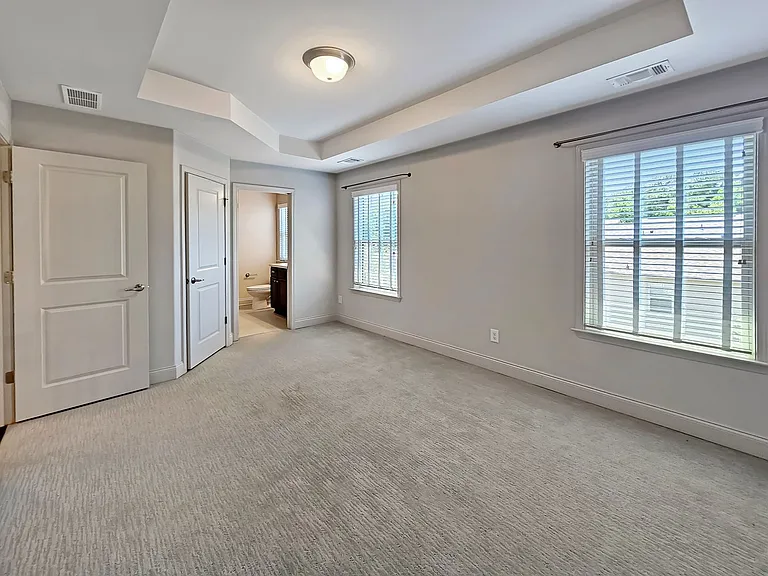 2142 Coventry Dr — Photo 26