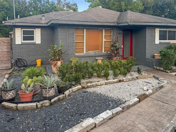 6811 Saint Augustine St, Houston, TX 77021