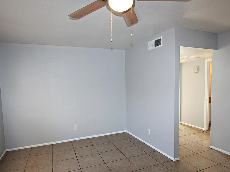 145 S Doran #4 — Photo 6