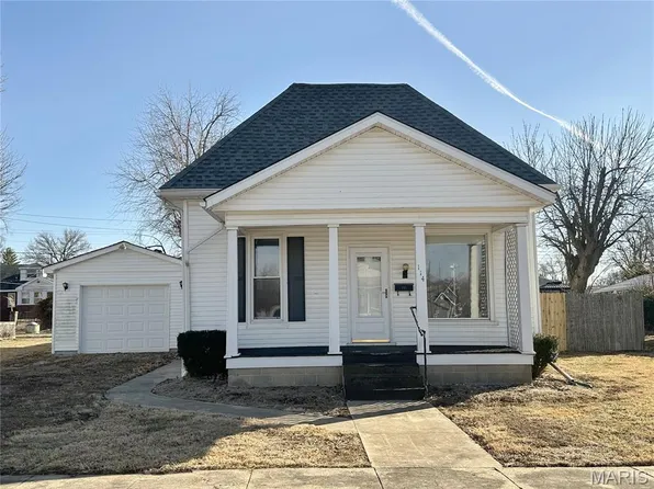 114 E Rowe St, Roodhouse, IL 62082