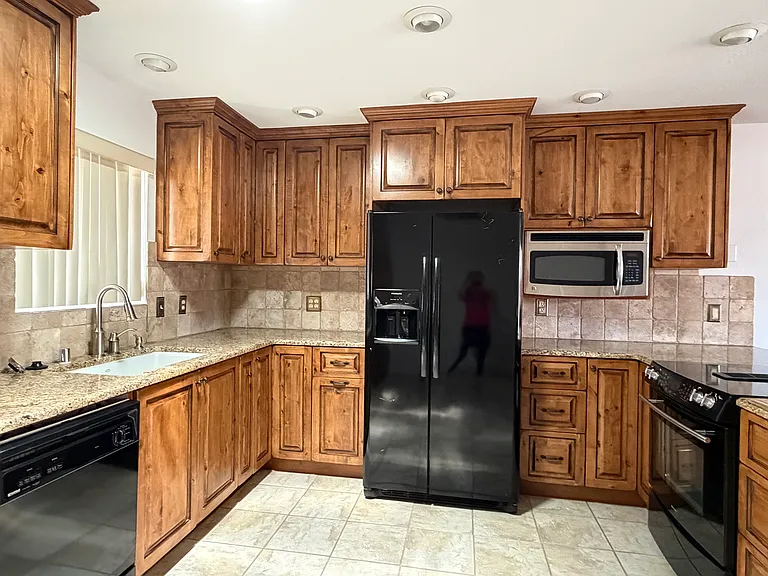 9046 Lakeview Dr — Photo 9