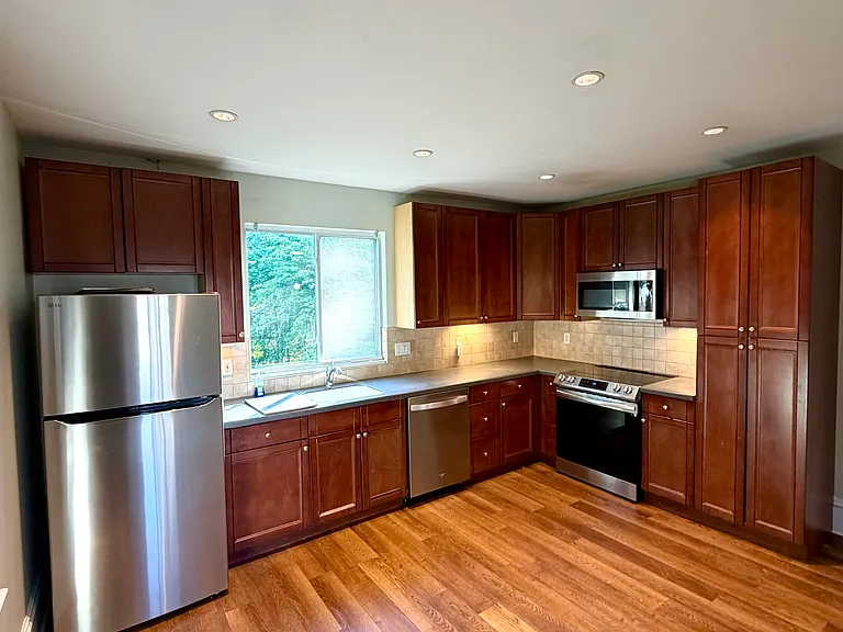 48 Newcomb St #48 — Photo 4