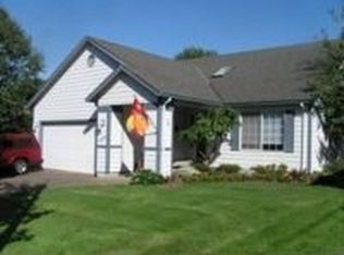 305 E Myrtlewood Ct, Newberg, OR 97132