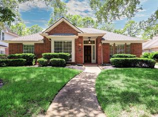 1102 Hathorn Way Dr, Houston, TX 77094