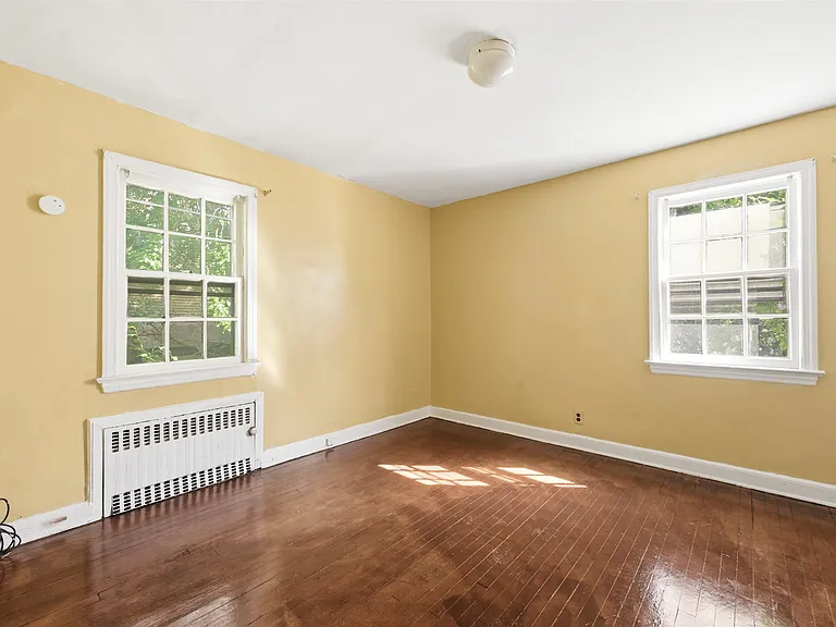 10 McGotty Pl — Photo 6