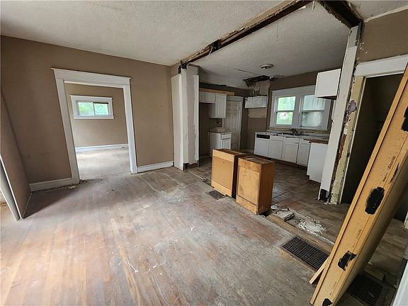 5th image of 3422 College Ave