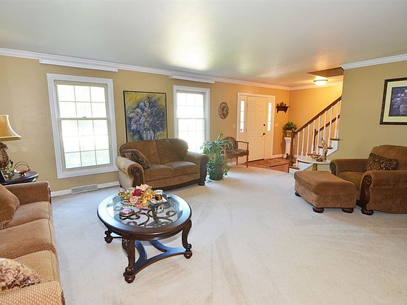 4th image of 2505 Wildwood Dr