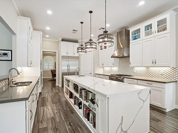 4th image of 9622 Cedarhurst Dr