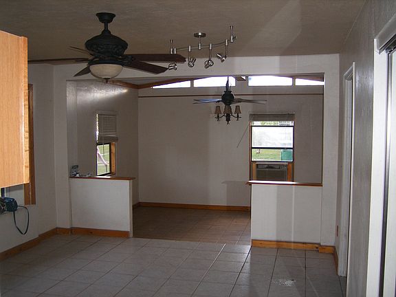 3rd image of 962 N Village Dr