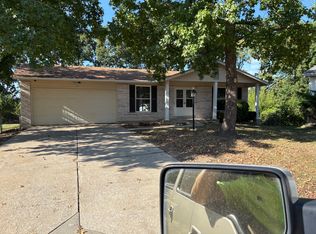 34 Oak Hill Ct, Saint Peters, MO