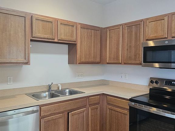5th image of 604 Teton Cir