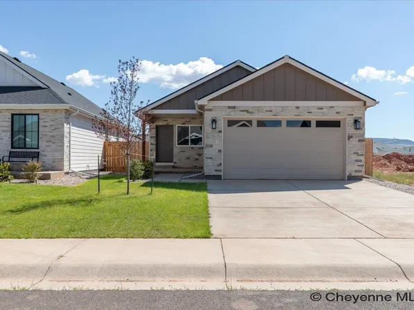 1821 Painted Horse Trl, Laramie, WY 82070