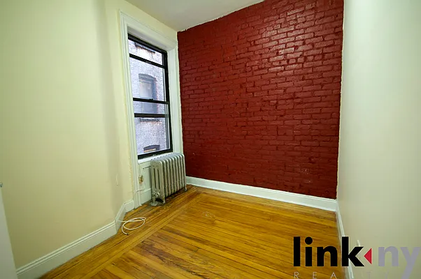 Rented by Link NY Realty | media 26