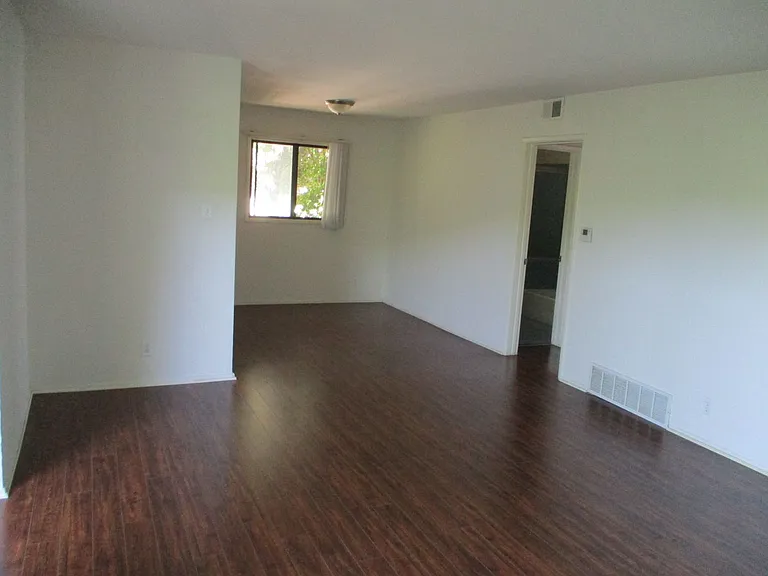 1350 N Crescent Heights Blvd — Photo 14