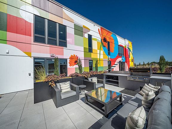 3rd image of 1501 Harry Thomas Way NE #U207