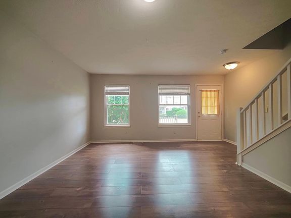 3rd image of 4515 W 193rd St