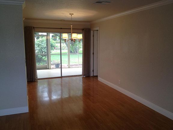 5th image of 2398 SW 14th Ave