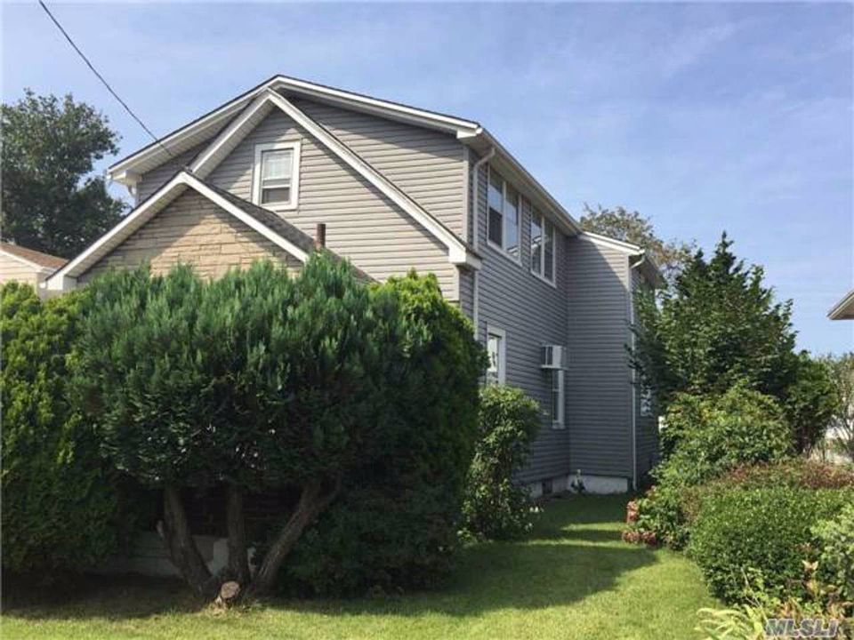 2nd image of 154 East Ave