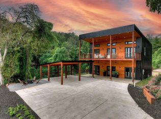 63 Seminary Cir, Ellijay, GA 30540