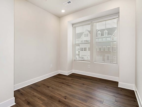 5th image of 2233 Marcy Dr