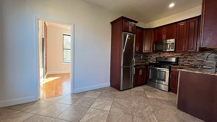 Rented by Lockbox Realty | media 15