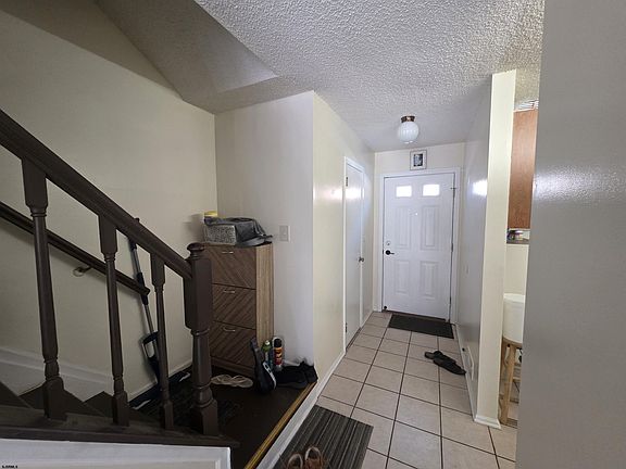 2nd image of 40 Cheshire Dr #40